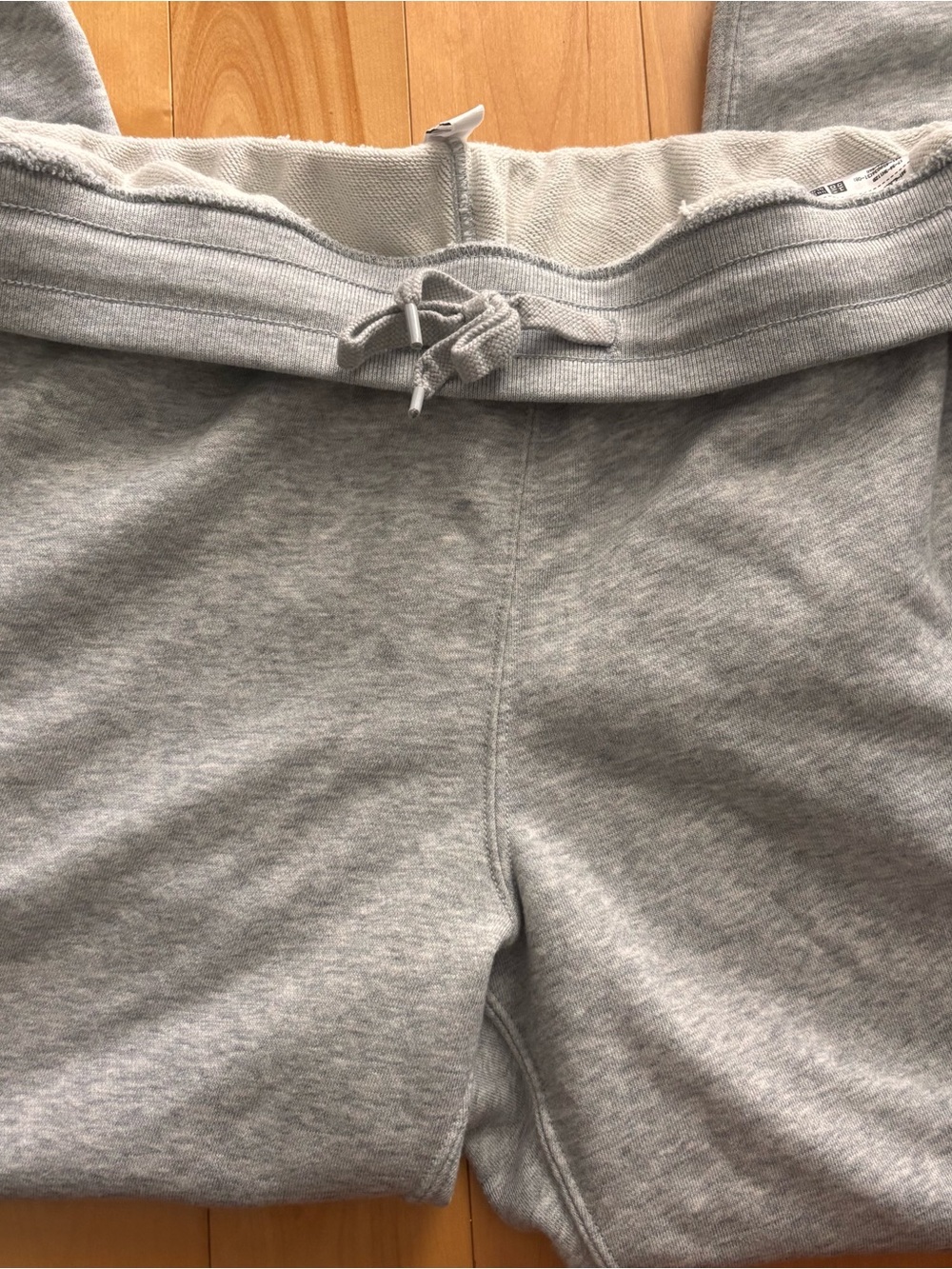 Uniqlo Light Gray Sweatpants - Picture 2 of 5